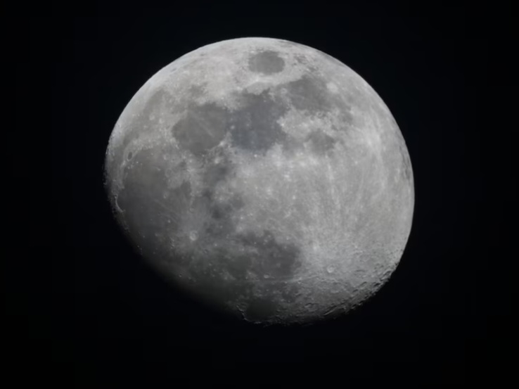 O ciclo lunar dura cerca de 29,5 dias. A Lua passa por todas as 8 fases em um ciclo lunar.